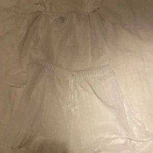 Shein set💕 - Säljer detta fina shorts och linne setet i linne från shein för att det it kmr till användning 💕 