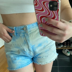 Shorts - Tiedie shorts från monki