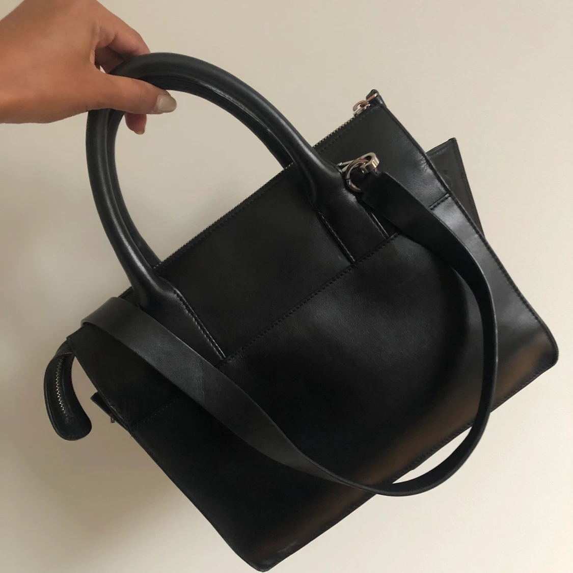 Väska, & Other Stories