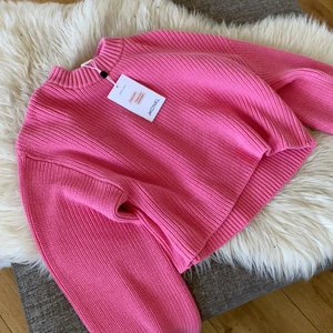 Rosa stickad - Aldrig använd, storlek XXS, passar även S 