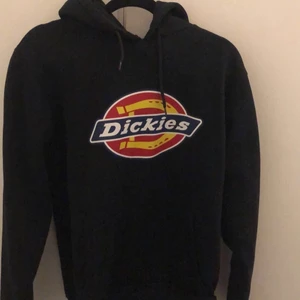Dickies hoodie - Använd men i bra skick, frakt ingår