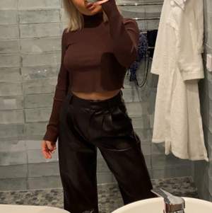 Så fin brun polotröja från Zara, lite kortare i modellen