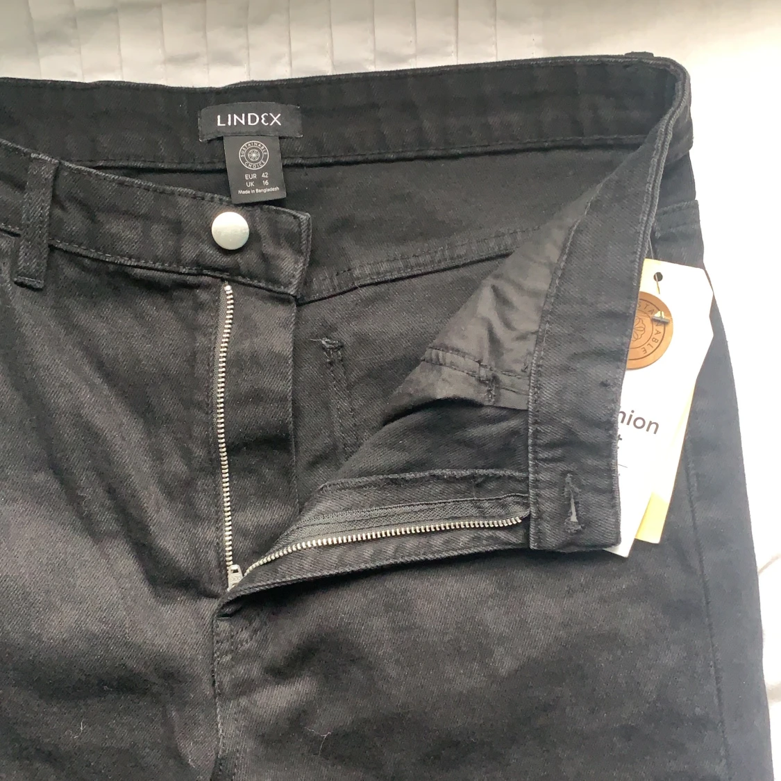 Svarta nya jeans - 90