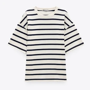 Randig tröja från Zara - Randig t-shirt från Zara i storlek M! Endast använd en gång 💙