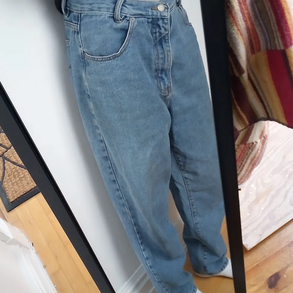 Vintage jeans, strl M. 100% bomull. Kan mötas upp i Göteborg, köparen står för frakten.. Jeans & Byxor.