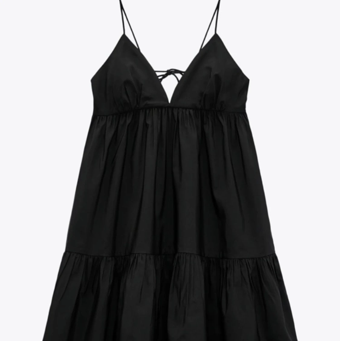 ZARA KLÄNNING (SVART)  - 90