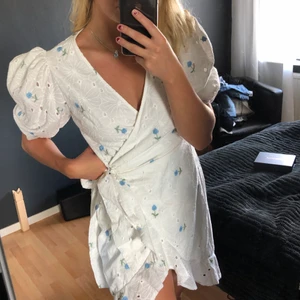 Sommarklänning  - Superfin somarklänning som är helt ny, aldrig använd och lappen finns kvar💙