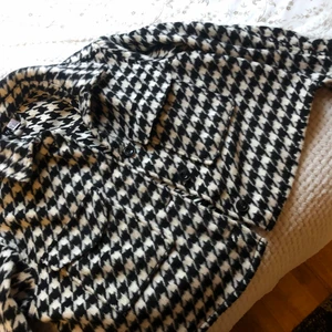 H&M jacka  - Jag har använt jackan bara 2 gånger, är i storlek XS 