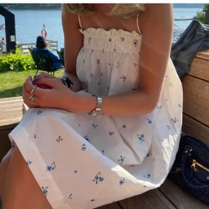 Klänning - Så fin klänning som aldrig är använd 💞