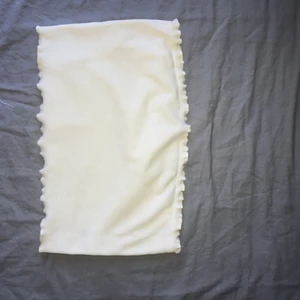 Flera söta toppar - Flera söta toppar från shein. Alla är i storlek L men är ändå små i storleken, så tycker de passar mer som M. Säljer pågrund av att alla blivit för stora:( Paketpris på 70kr annars 20kr styck