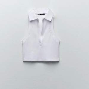 Ett vitt ribbstickat linne från Zara💕Oanvänt med lappen kvar. Storlek S💗 OBS, betalning sker via swish innan jag skickar paketet 