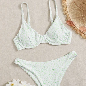 Helt oanvänd bikini  - Storlek M men passar mig som brukar ha ungefär S