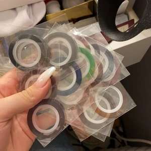 Nagel dekor  - Köparen står för frakten. Priset på annonsen gäller ej, kom med egna bud eller fråga om pris för olika saker.