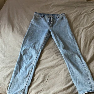 Jens  - Hej säljer dom här ljusa jensen! Använd få gånger!!