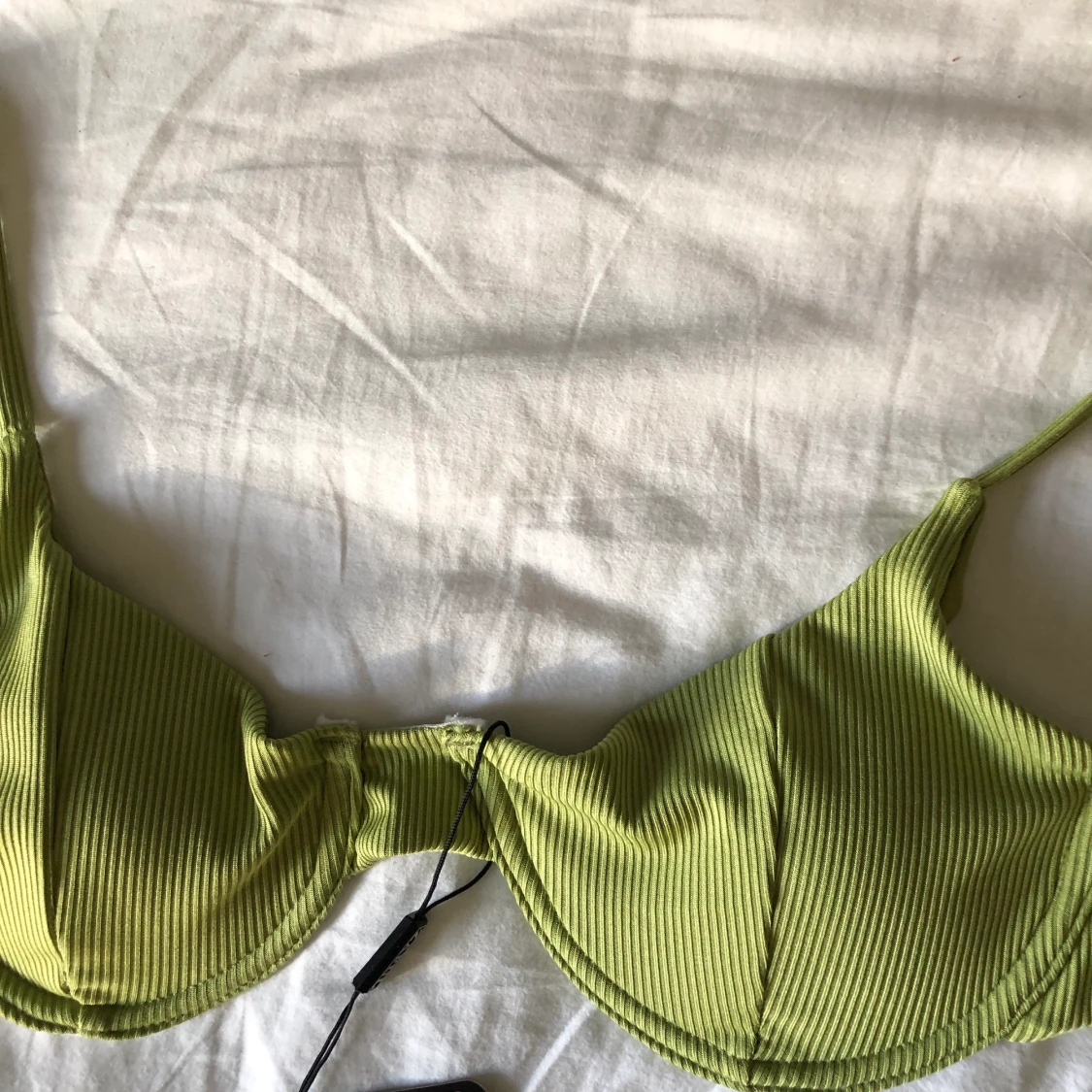 Grön bikiniöverdel 