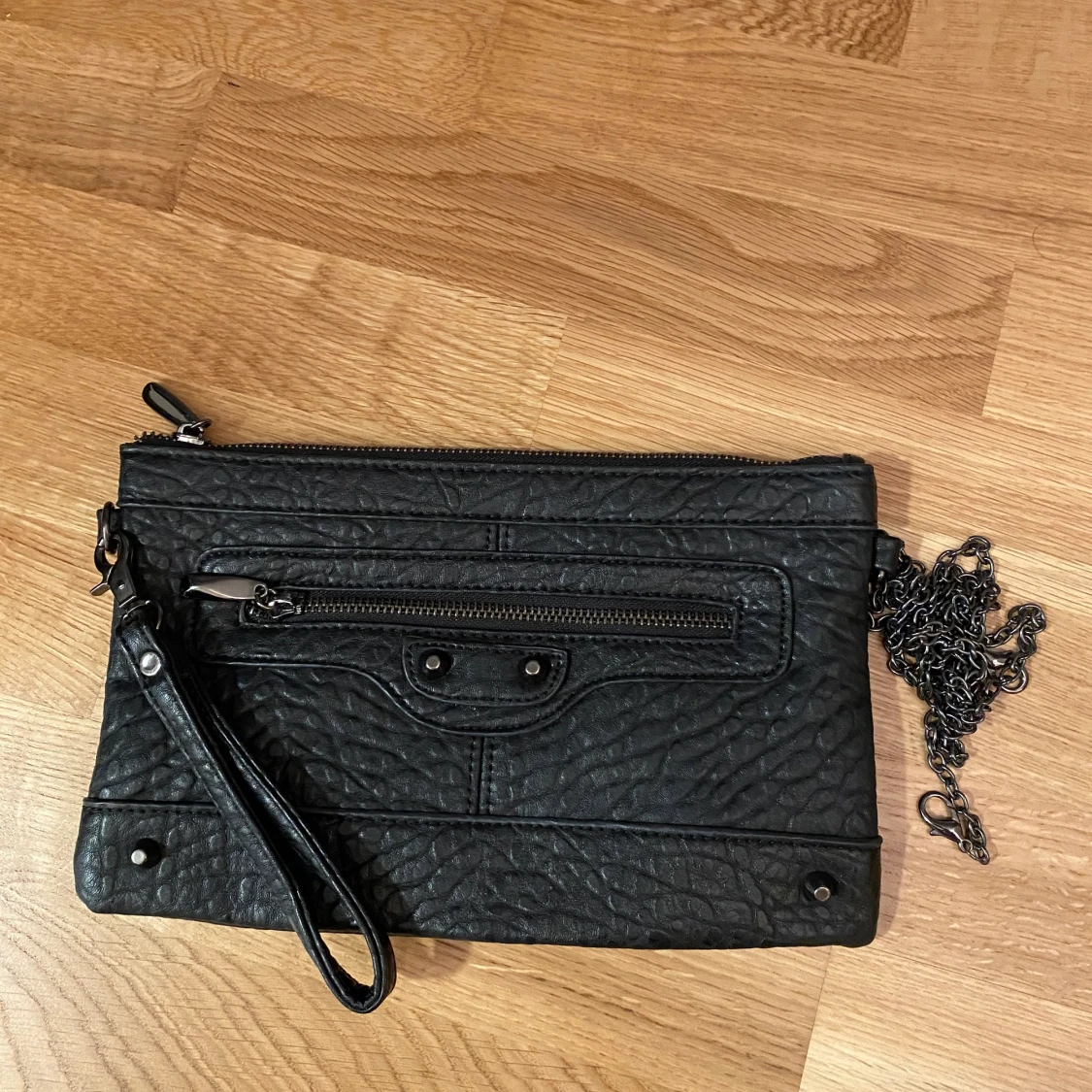 Kuvertväska i läderimitation 