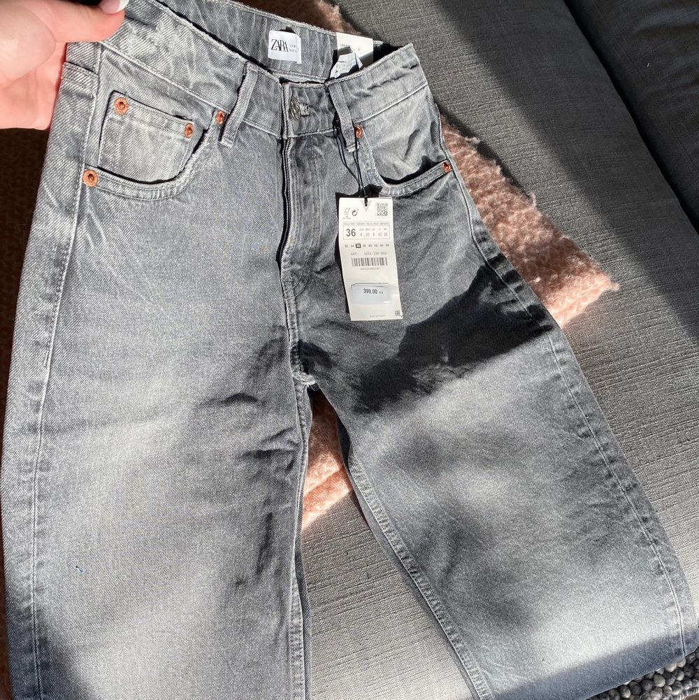 Grå zara jeans - Jeans & Byxor | Plick Second Hand