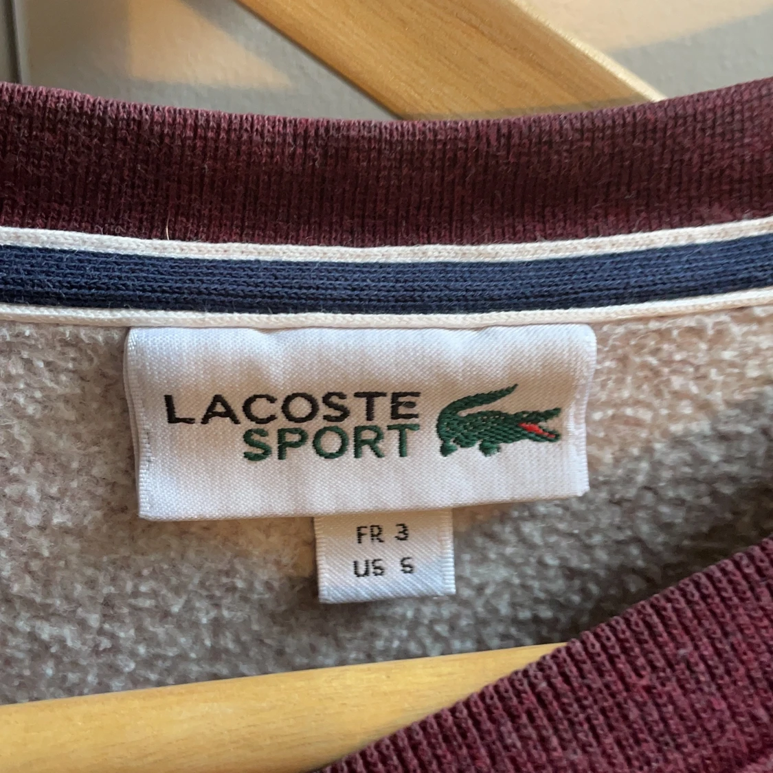 Lacoste sport burgundy sweatshirt (S) - 90