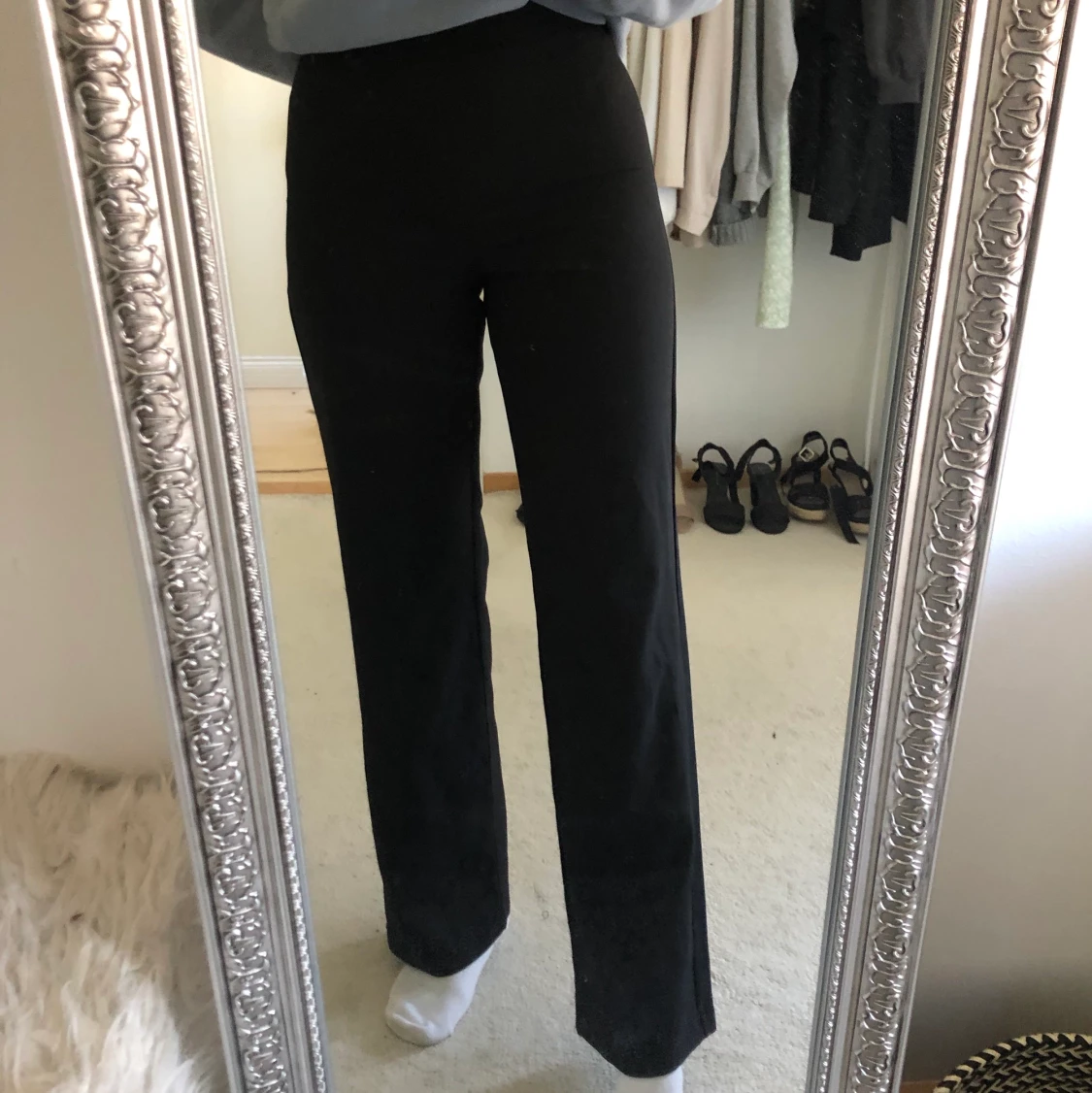 Svarta kostymbyxor  - 90