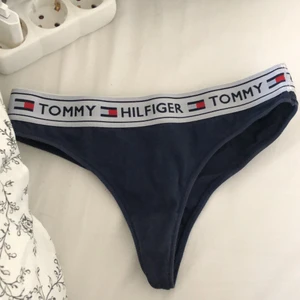 Tommy hilfiger trosor  - Jättefina å sköna hilfiger trosor. Endast testade då de är för små för mig. Strl xs