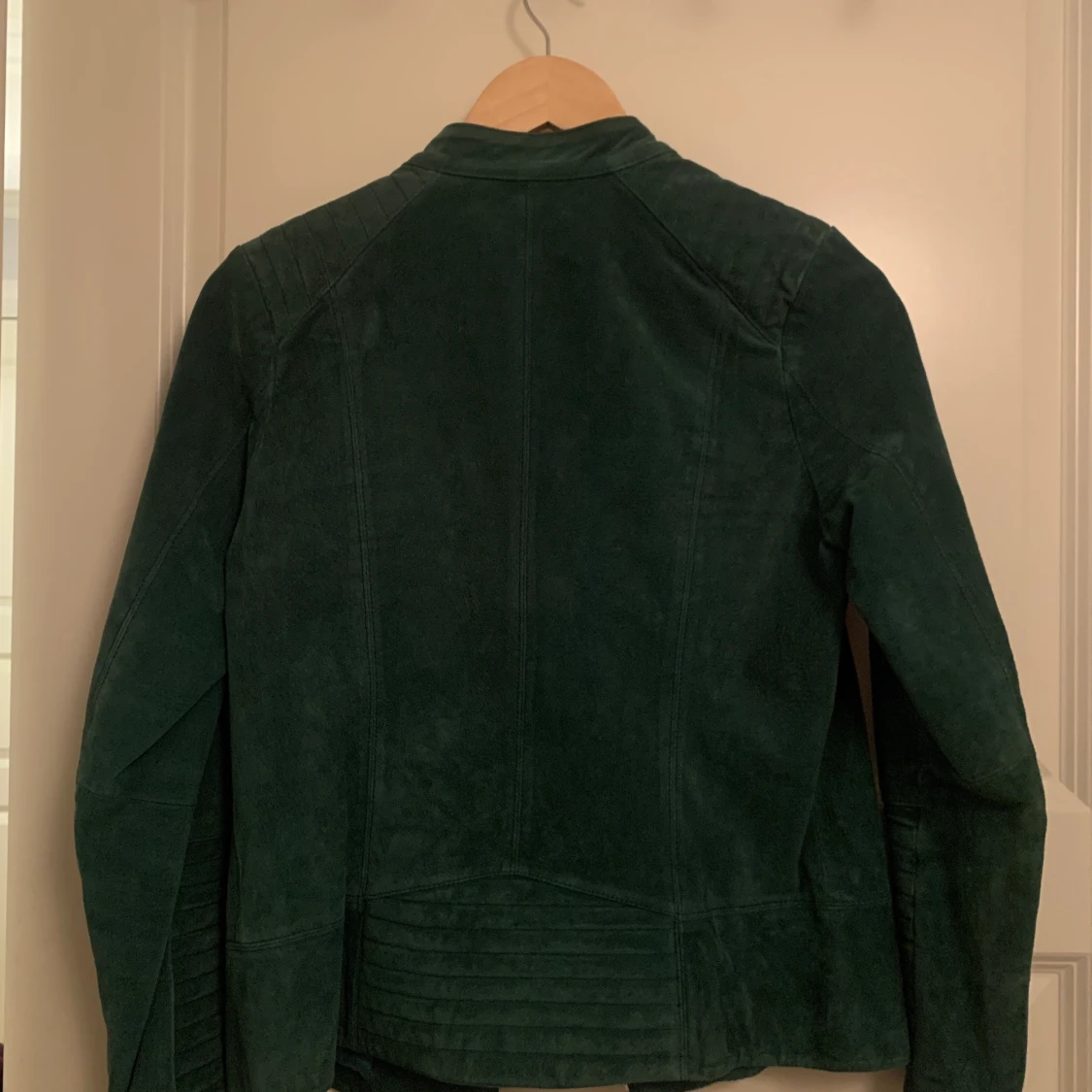 Grön läderjacka  - 90