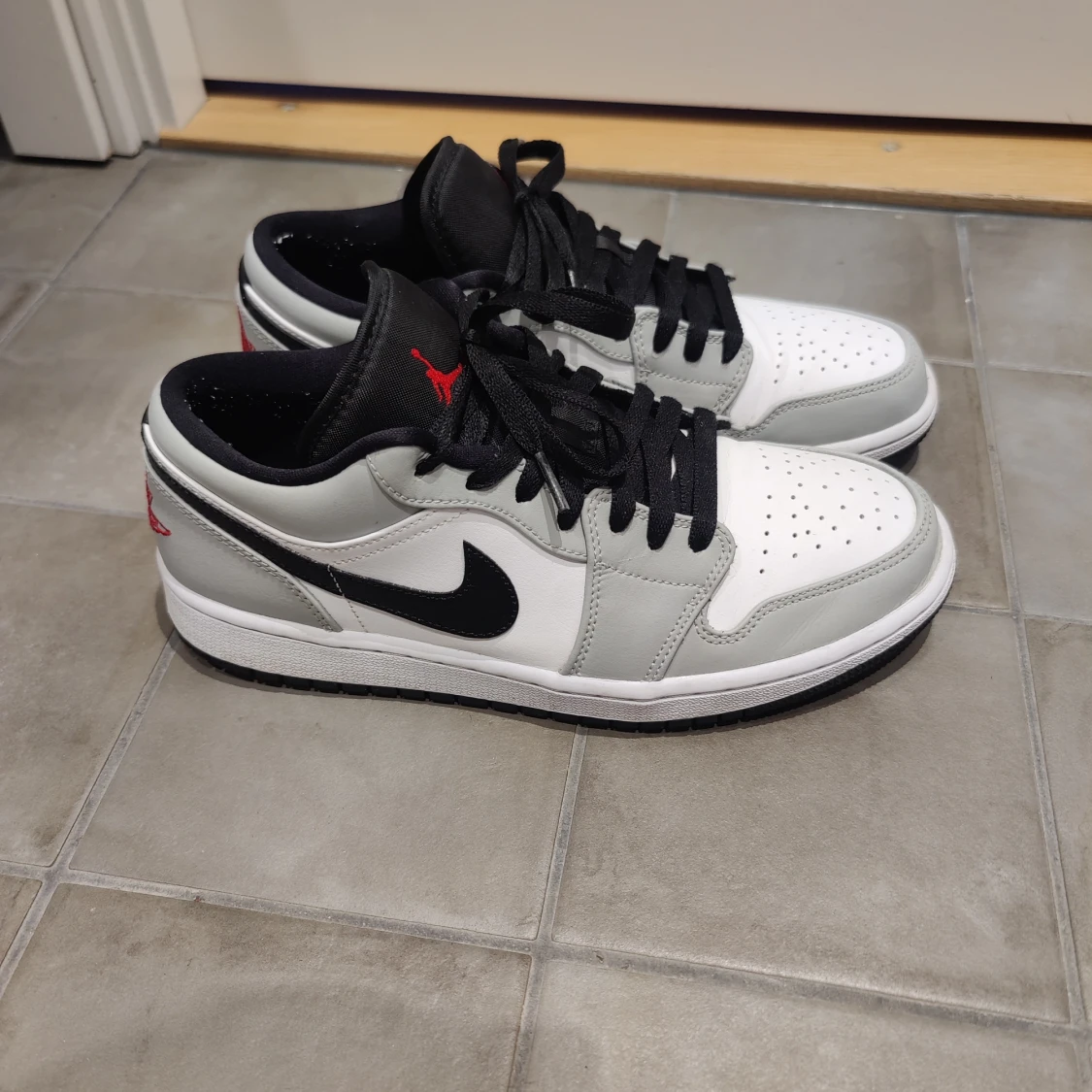 Jordan 1 low smoke Grey EU 42