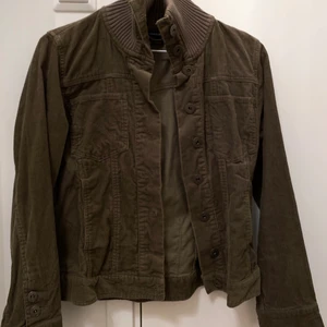 Jacka Lindex  - Grön jacka från Lindex 