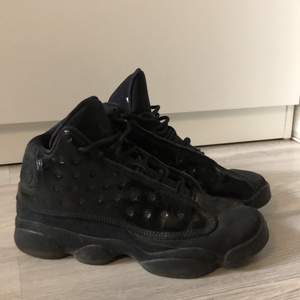 Air Jordan Retro i använt men fint skick. Storlek 38. 