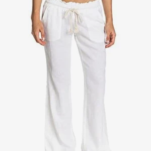 ROXY linnebyxor  - helt nya, skriv för bilder💗ny pris ungefär 550kr💗💗BUDA PÅ, HÖGSTA BUD ÄR JUST NU 350kr💗