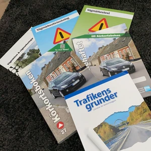 Körkortsböcker - Allt du behöver för att klara körkortet!🤩 allt är i nytt skick, inget är skrivet i osv. + Frakt 