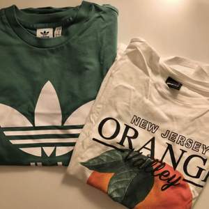 Säljer dessa 2 t-shirts! 50kr/st eller 80kr för båda 💕 den vänstra är köpt på Adidas och den högra är från ginatricot, båda i strl S. Skriv om du vill ha fler bilder eller vid frågor! 💓