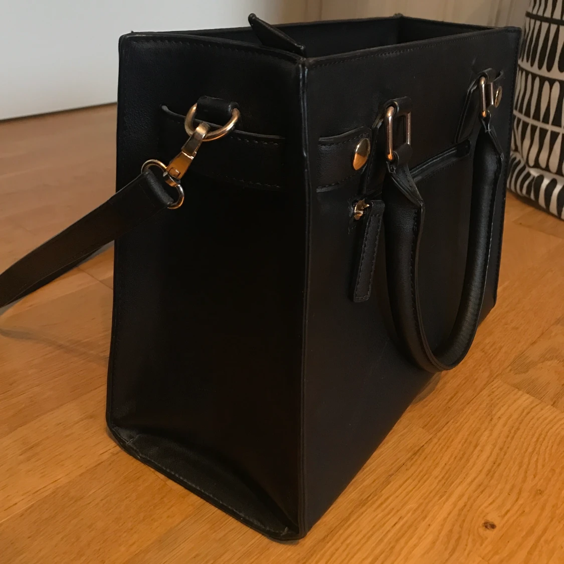 Svart damväska  - 90