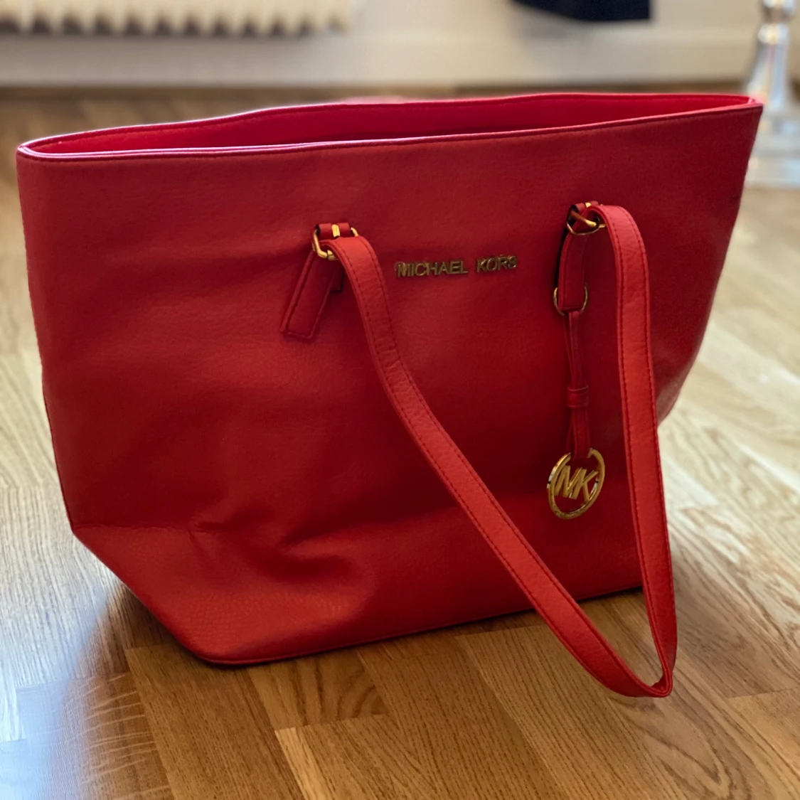 Röd väska - 90