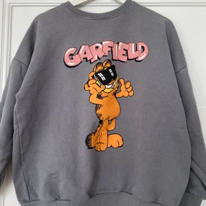 Katten gustav tröja - Säljer denna coola tröja! Frakten ingående priset’❤️