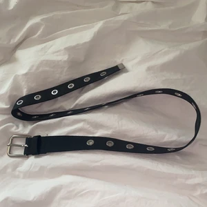 Skärp - Asballt skärp som funkar till alla kroppsformer och går att matcha till mycket! 