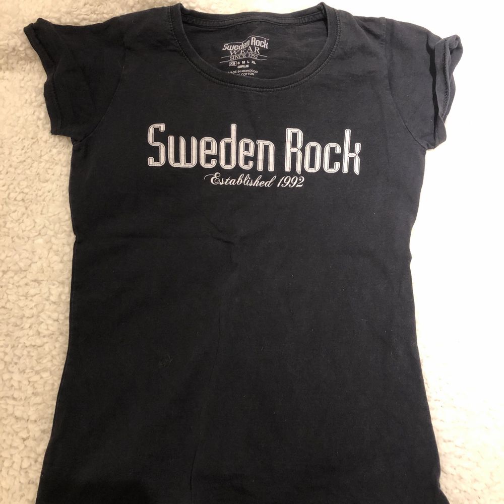 Sweden rock tröja - T-shirts | Plick Second Hand