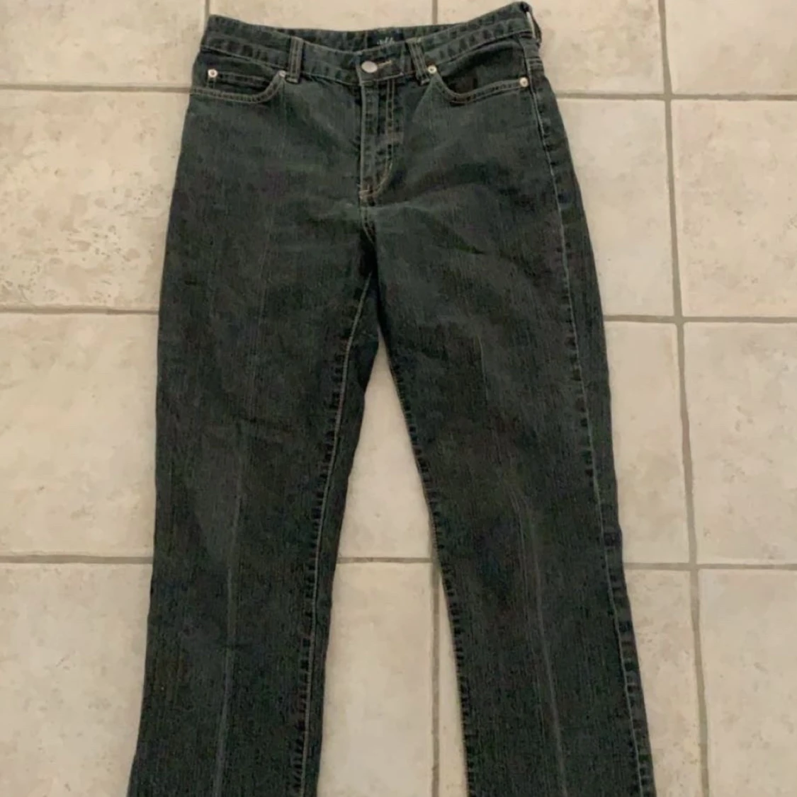 Gråa bootcut jeans