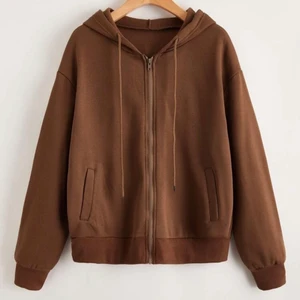 Brun hoodie -  Jättebra skick, måste sälja då jag behöver pengar ❤️❤️