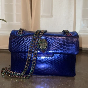 Kurt geiger väska  - Intressekoll på denna sjukt unika Kurt geiger väska, säljer endast vid bra bud!💕 hittar ej dustbag:( 