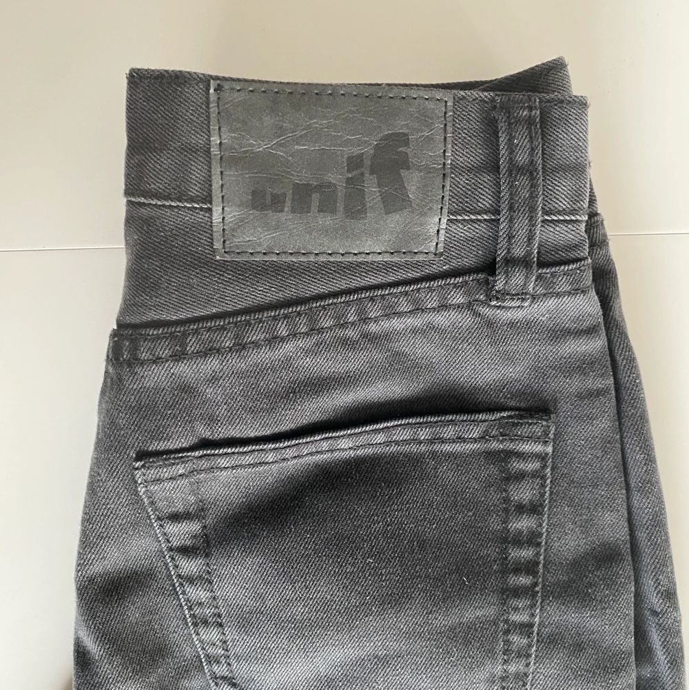 Skitfina unif jeans, säljs ej längre av unif🌈. Jeans & Byxor.