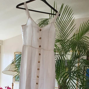  summer klänning  - I mycket bra skick och passar s..bra till summer 