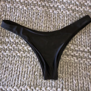 Bikiniunderdel Shein - Superfin oanvänd bikiniunderdel ifrån shein🥰 storlek M men är som en S