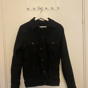 Jeans jacka Zara - Svart jeans jacka från Zara, skick 10/10, storlek S