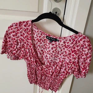 Mönstrad sommartopp - Jättefin topp till sommaren, aldrig använd!