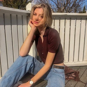 BRUN TRÖJA - BRA SKICK, BRUN, croppad!