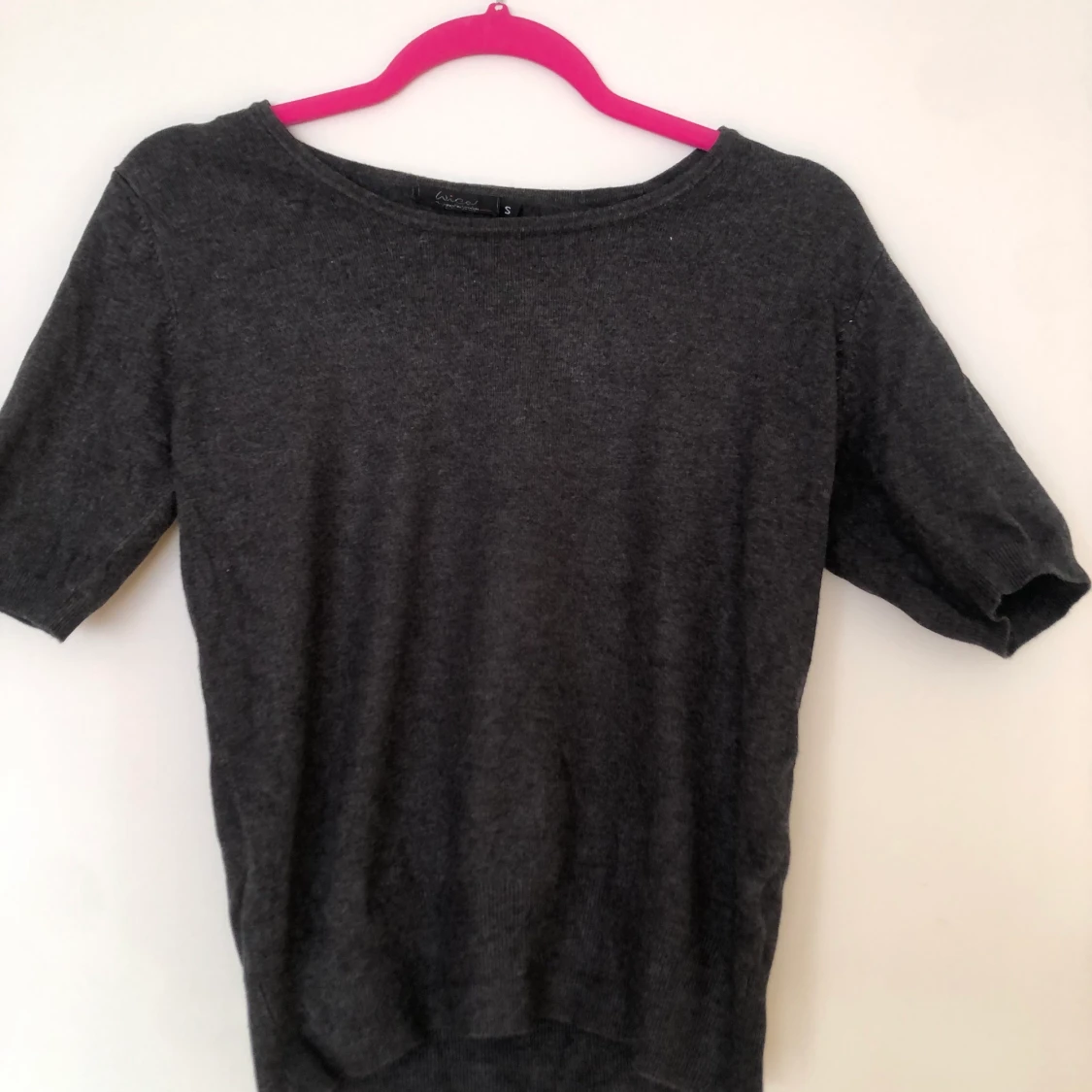 Fin och bekväm tröja strl S - 90