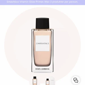 Dole & Gabbana parfym 🤍 - Uppsluppen och otroligt beroendeframkallande doft. Innehåller rabarber, röda vinbär, kiwiackord, rosa cyklamen, vattenmelon, jasminblad, mysk, sandelträ, grapefrukt. Självklart oöppnad med plasten kvar & allting. Frakt ingår 🤍