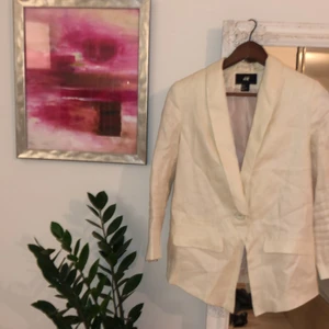 Vit Kavaj - Vit kavaj i linnetyg från HM i storlek 34.