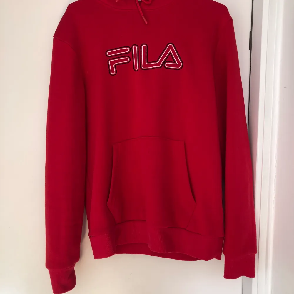 Jätte fräsch fila trödja i storlek S . Hoodies.