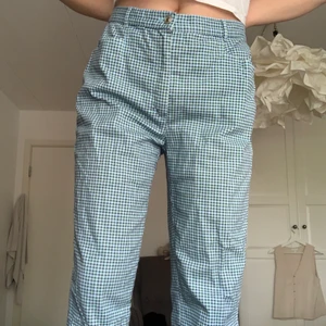 Rutiga byxor - Rutiga byxor som är köpta second hand! I fint skick, samfraktar gärna💞